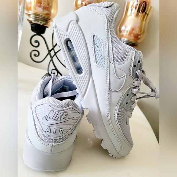 Nike Air Max 90 Sneakers Unisex Wolf Gray M 6.5/ W 8 NEW - Picture 3 of 16